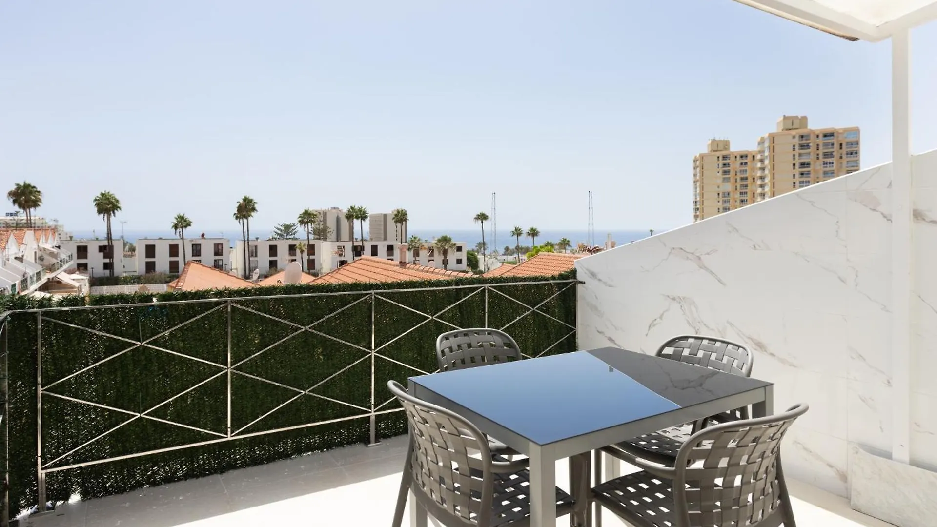 Two Apartments 250M From Las Americas Beach Playa de las Américas