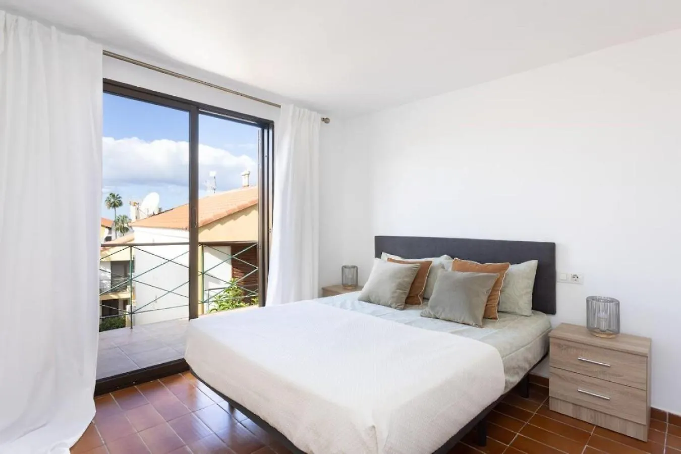 Two Apartments 250M From Las Americas Beach Playa de las Américas