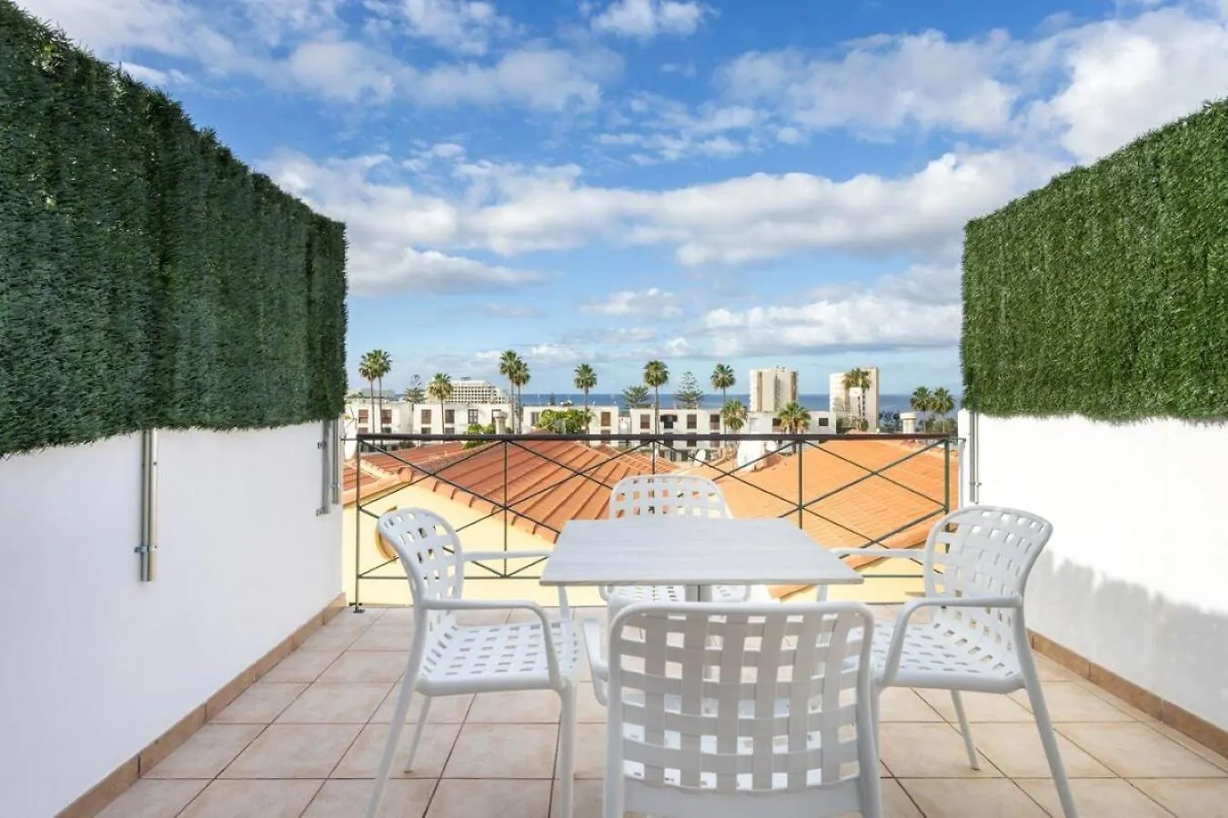 Two Apartments 250M From Las Americas Beach Playa de las Américas