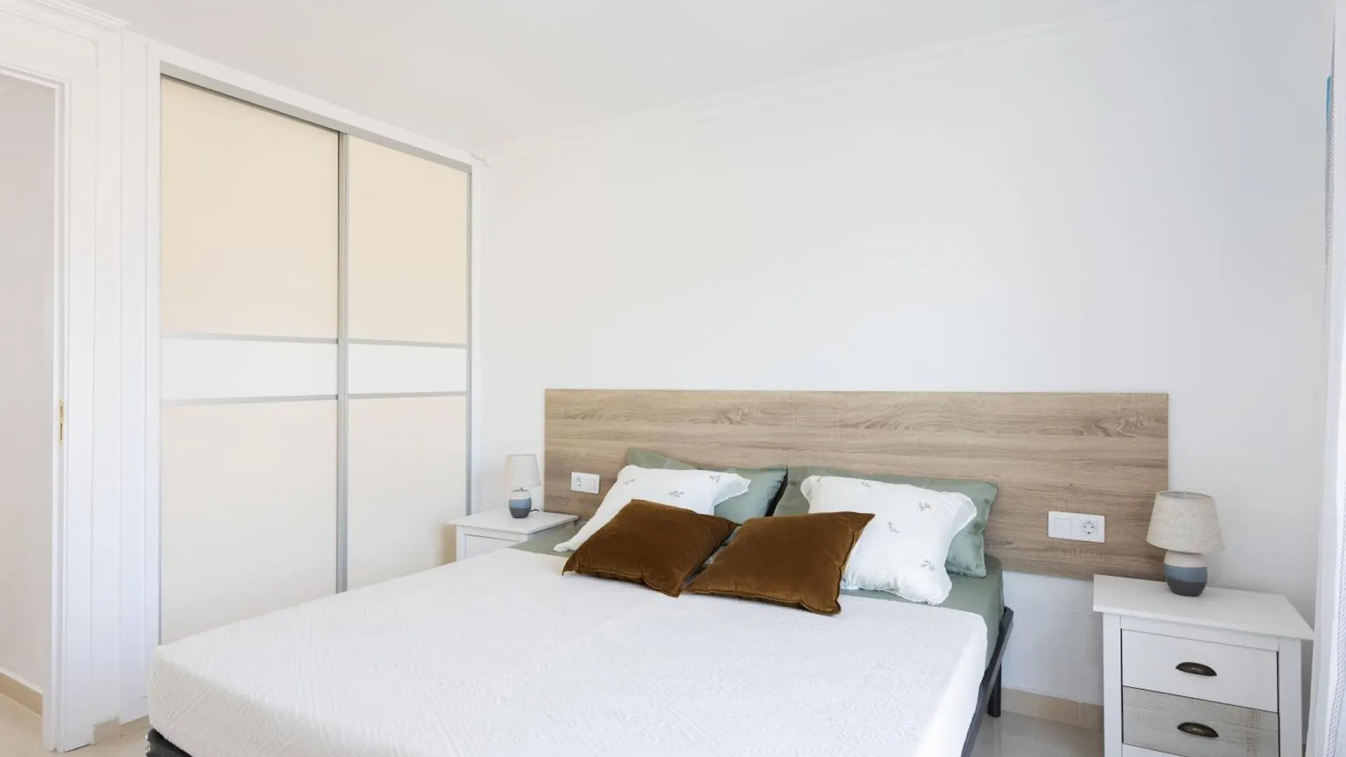 Two Apartments 250M From Las Americas Beach Playa de las Américas