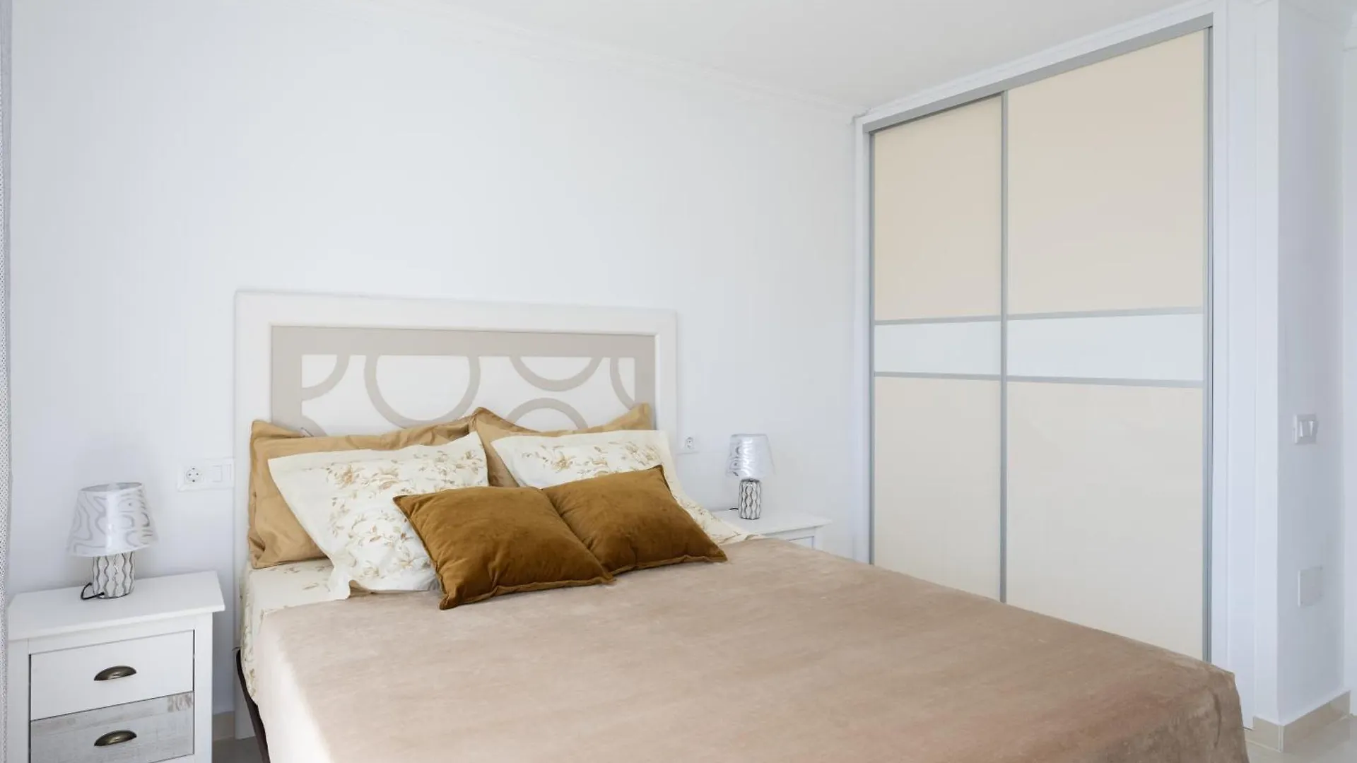 Two Apartments 250M From Las Americas Beach Playa de las Américas