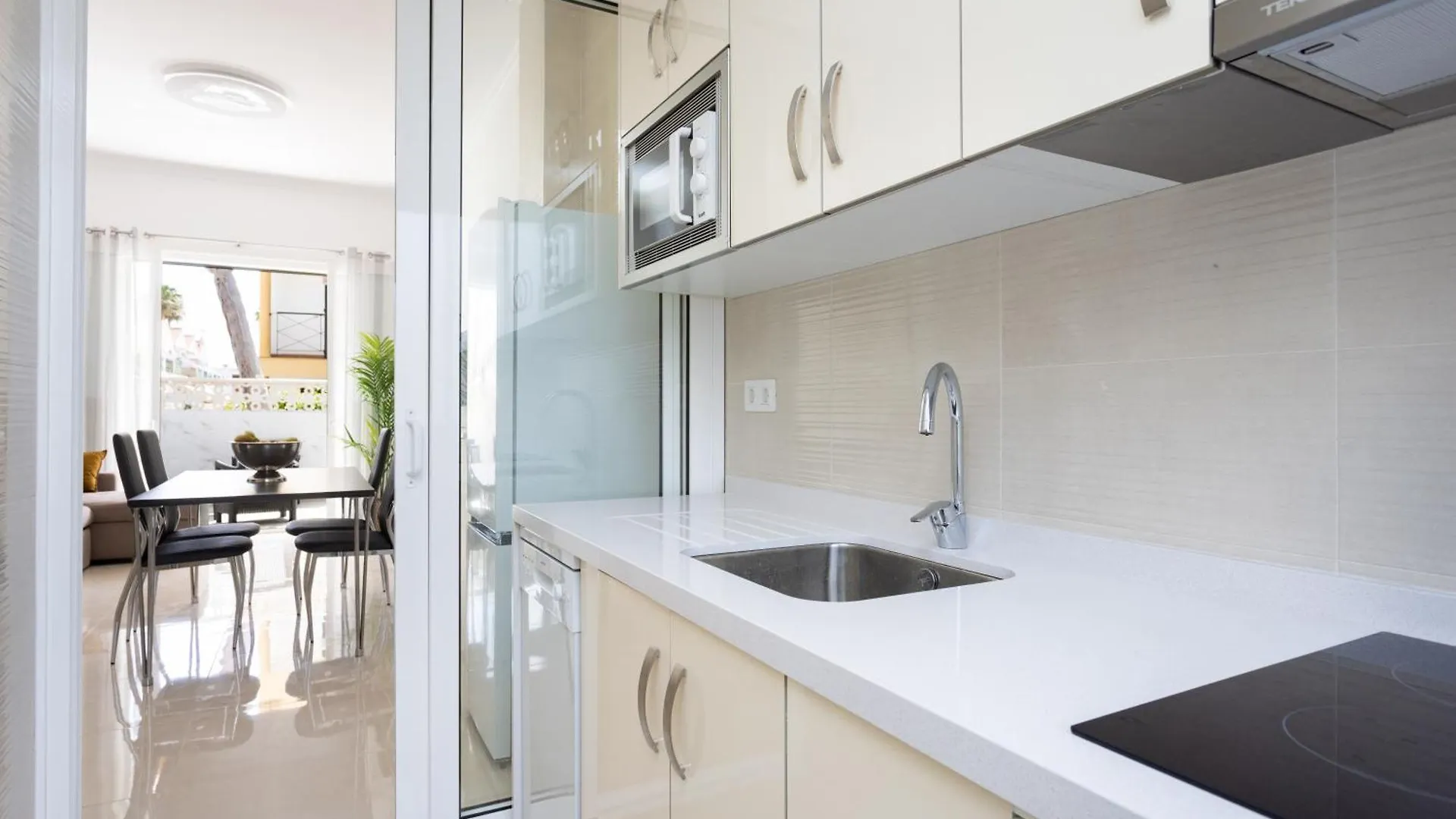 Two Apartments 250M From Las Americas Beach Playa de las Américas